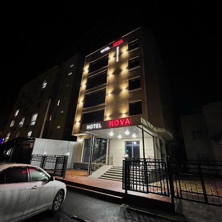 Hotel Nova Bishkek Esterno foto