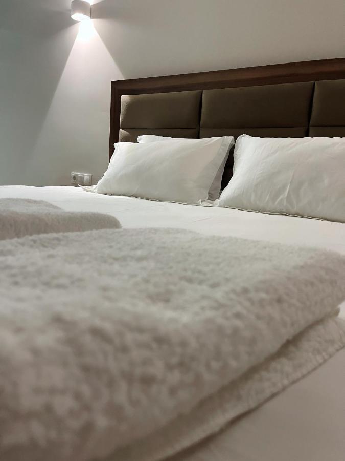 Hotel Nova Bishkek Esterno foto