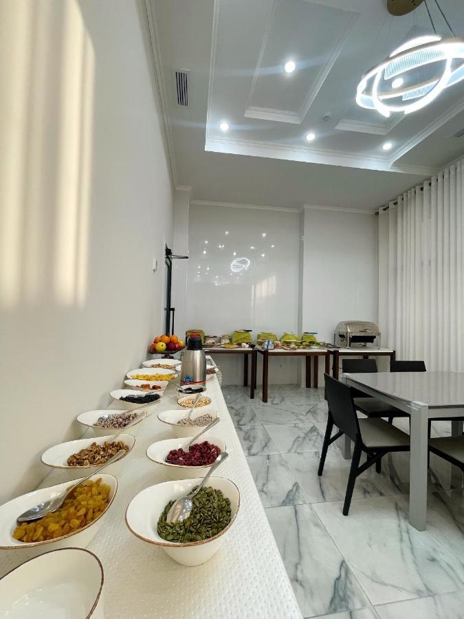Hotel Nova Bishkek Esterno foto