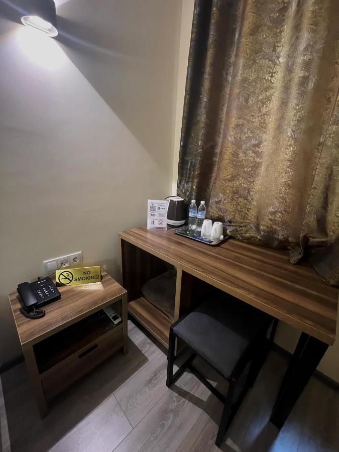 Hotel Nova Bishkek Esterno foto