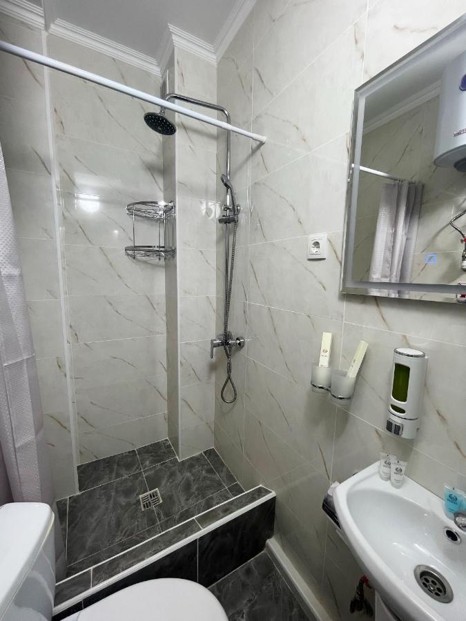 Hotel Nova Bishkek Esterno foto