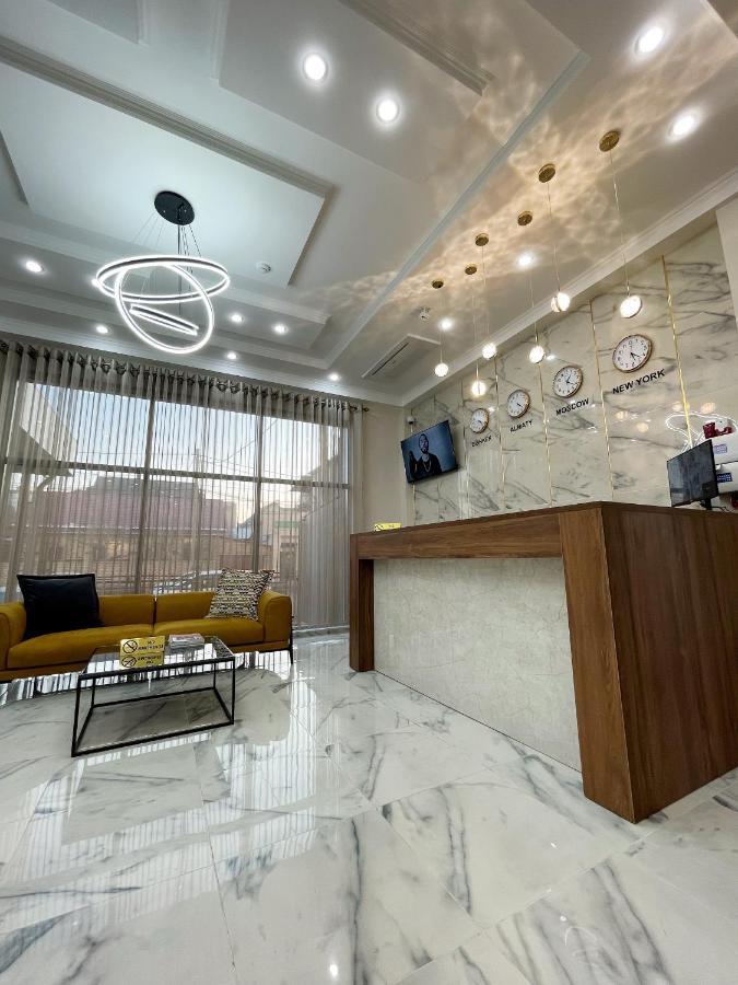 Hotel Nova Bishkek Esterno foto