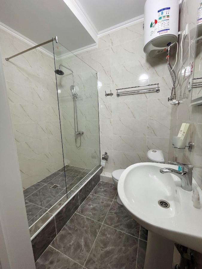 Hotel Nova Bishkek Esterno foto