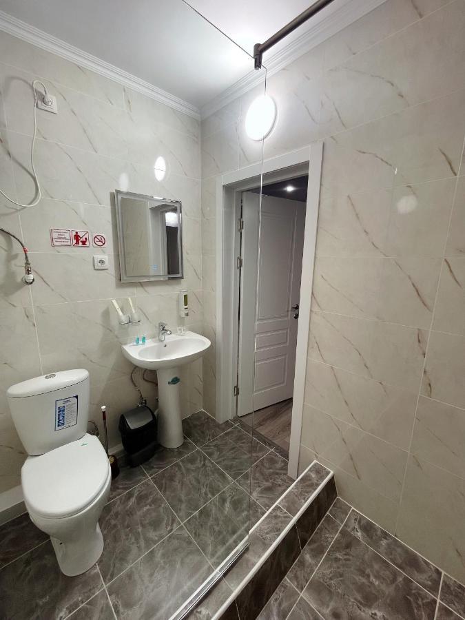 Hotel Nova Bishkek Esterno foto